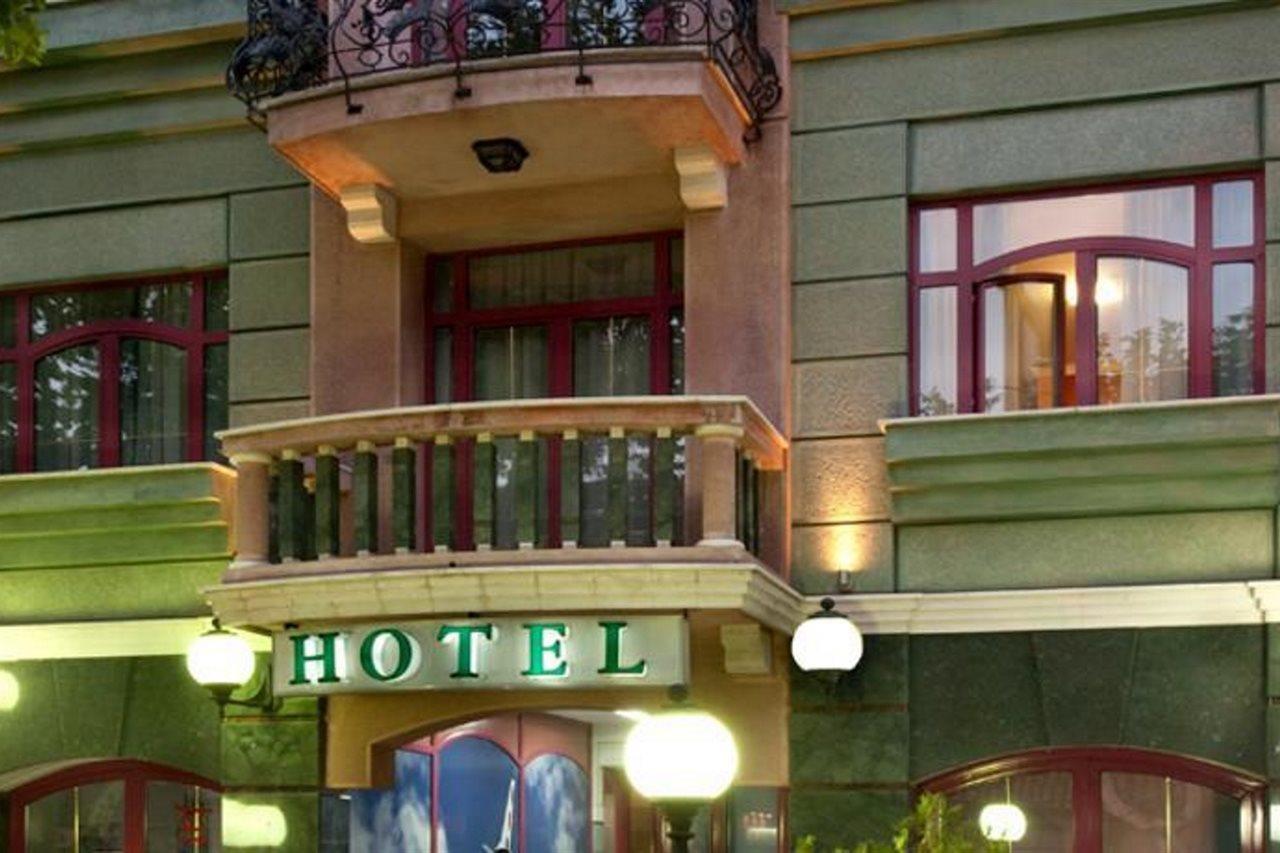 بودغوريتْسا Hotel Eminent المظهر الخارجي الصورة